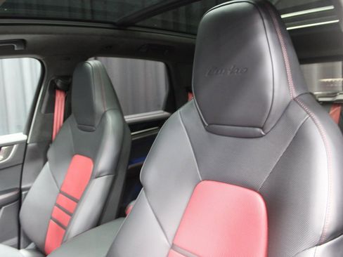 New 2025 Porsche Cayenne Turbo image 5