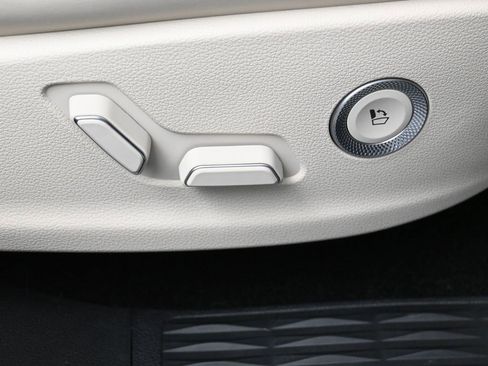 Used 2024 Genesis GV80 3.5T w/ Prestige Package image 38