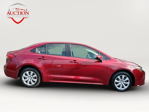 Used 2024 Toyota Corolla LE FWD image 4