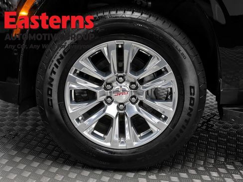 Used 2025 GMC Yukon XL Denali AWD/4WD image 35
