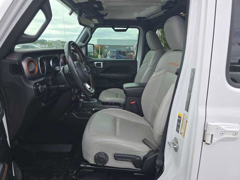 Used 2020 Jeep Gladiator Mojave AWD/4WD image 9