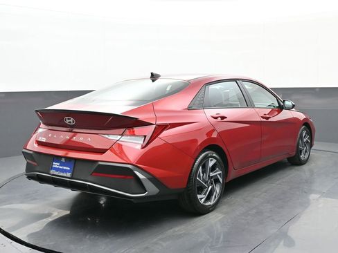 Certified 2025 Hyundai Elantra Sport image 4