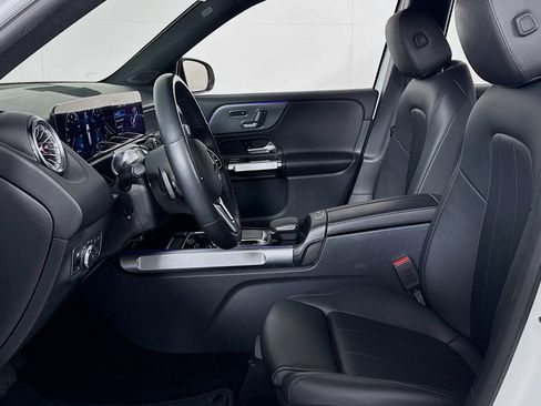 Certified 2022 Mercedes-Benz GLB 250 4MATIC image 17