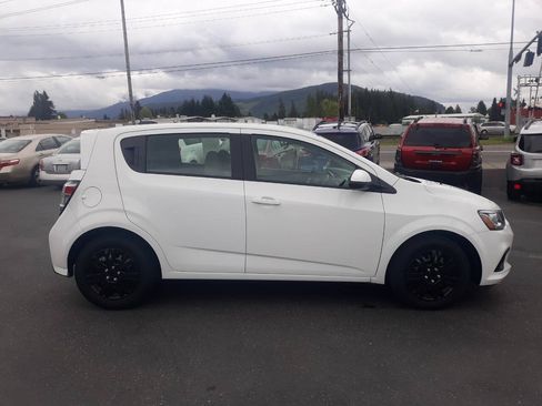 Used 2017 Chevrolet Sonic LT FWD image 2