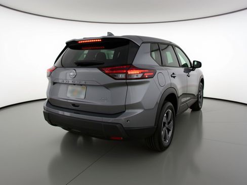 Used 2025 Nissan Rogue SV image 9