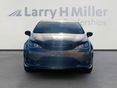 Used 2018 Chrysler Pacifica Touring Plus w/ S Appearance Package image 8