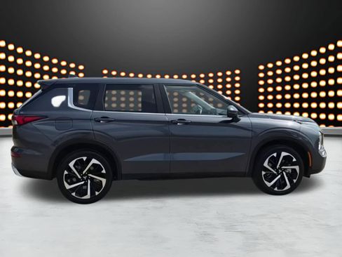 Used 2024 Mitsubishi Outlander SE FWD image 9