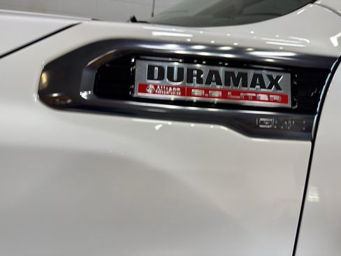 Used 2022 GMC Sierra 2500 AT4 w/ AT4 Premium Plus Package AWD/4WD image 10