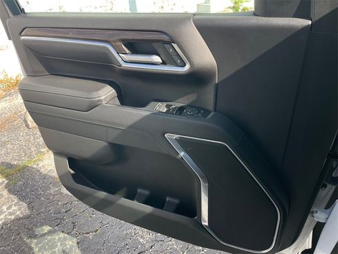 Used 2023 Chevrolet Silverado 1500 LT image 19