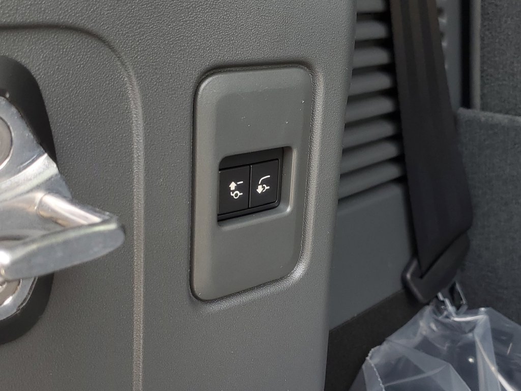 Used 2026 Land Rover Defender 130 S AWD/4WD image 35