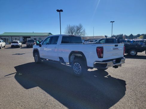 Used 2024 GMC Sierra 3500 SLE w/ SLE Convenience Package image 14