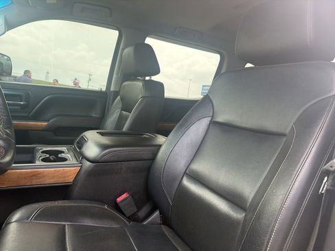 Used 2018 Chevrolet Silverado 1500 LTZ w/ High Desert Package image 10