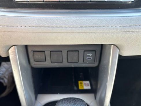 Used 2023 Toyota Corolla Cross LE AWD/4WD image 17