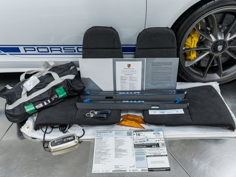 Used 2016 Porsche 911 R RWD image 55