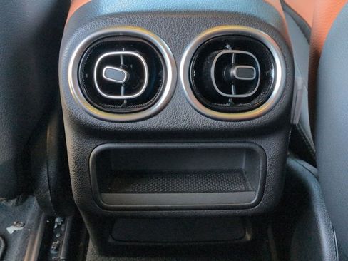 Used 2024 Mercedes-Benz GLC 300 4MATIC image 15