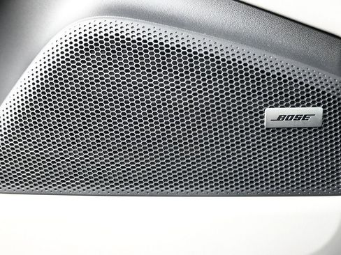 Used 2024 Porsche Macan 4 Electric image 16