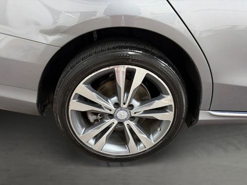 Used 2015 Mercedes-Benz C 300 4MATIC Sedan image 16