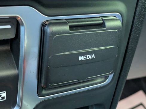 Used 2025 Jeep Wrangler Sport AWD/4WD image 19