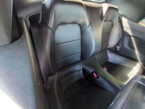Used 2017 Ford Mustang Premium image 22