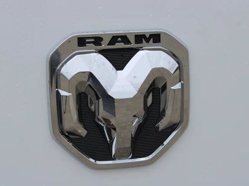 New 2025 RAM ProMaster 2500 w/ Convenience Group FWD image 7
