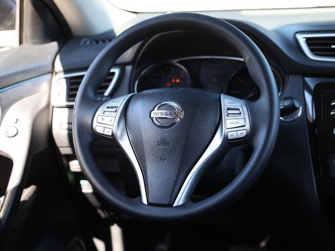 Used 2016 Nissan Rogue SV image 27