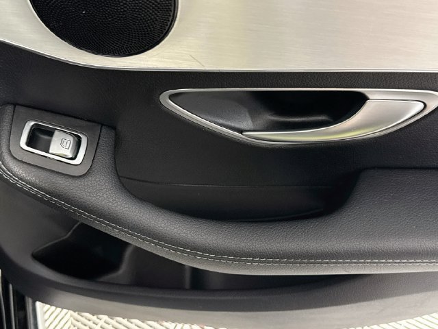 Used 2019 Mercedes-Benz C 300 Sedan image 27