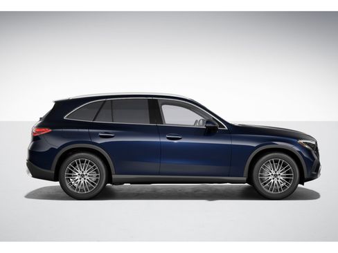Certified 2023 Mercedes-Benz GLC 300 4MATIC image 2