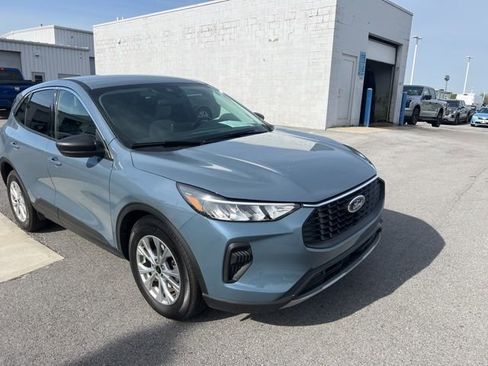 Used 2023 Ford Escape Active w/ Cold Weather Package FWD image 7