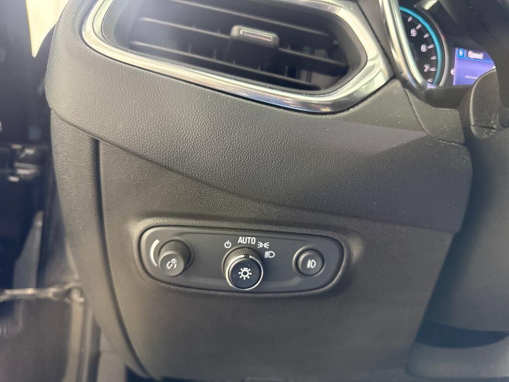 Used 2021 Chevrolet Equinox LT FWD image 34