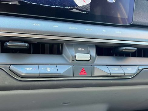Certified 2024 Kia EV9 Light Long Range RWD image 31