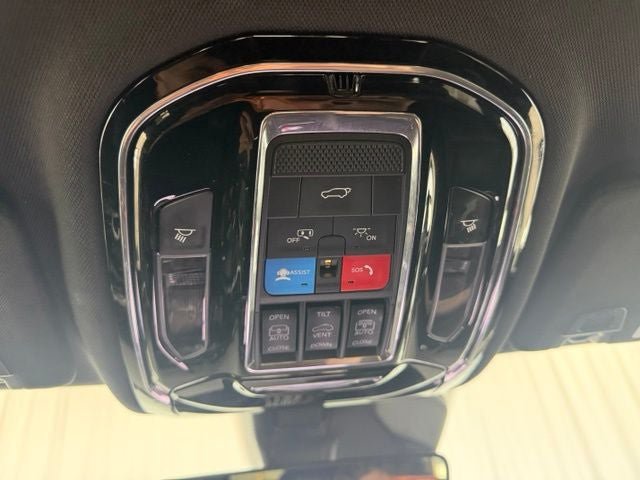 Used 2021 Jeep Grand Cherokee L Summit w/ Luxury Tech Group V AWD/4WD image 15
