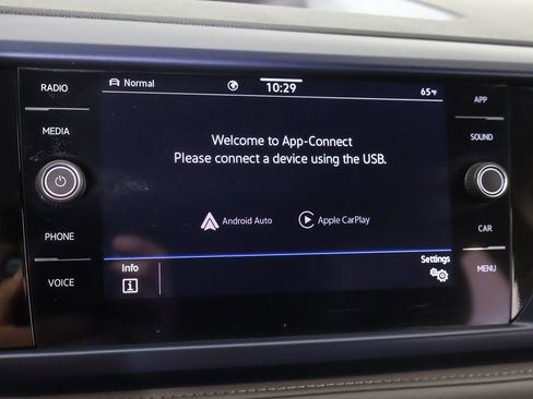 Used 2024 Volkswagen Taos SE AWD/4WD image 45