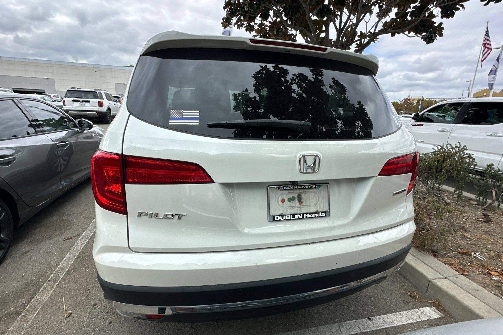 Used 2017 Honda Pilot Touring image 6