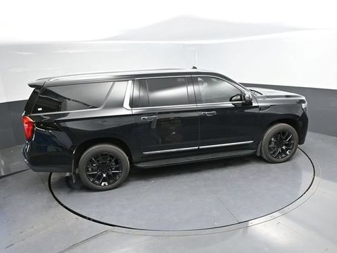 Used 2024 GMC Yukon XL SLT w/ SLT Luxury Package AWD/4WD image 39