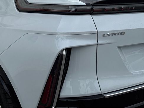 New 2026 Cadillac Lyriq Luxury image 15