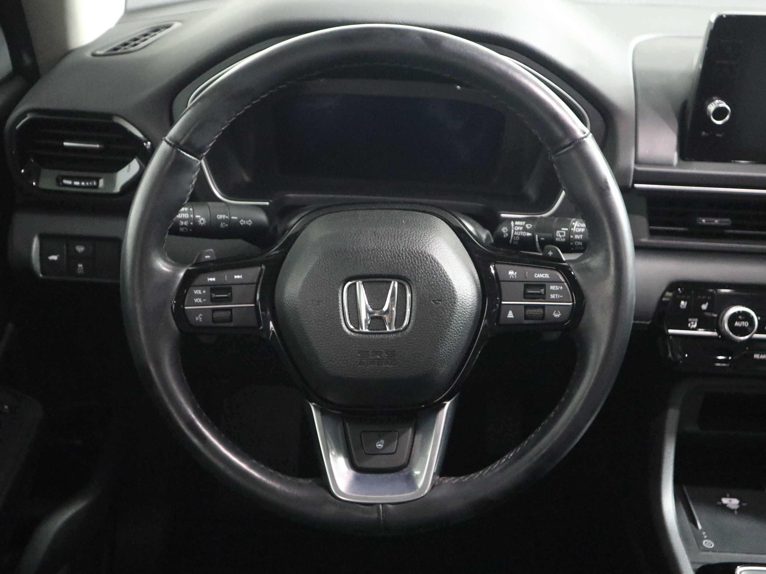 Used 2024 Honda Pilot Elite image 16