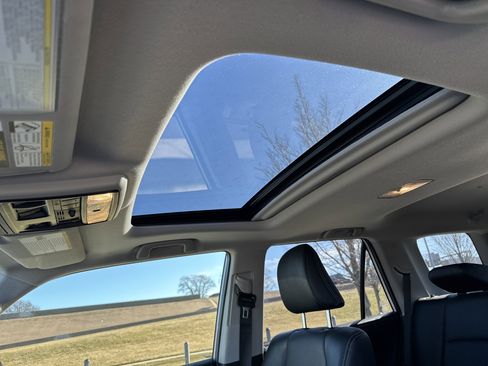 Used 2024 Toyota 4Runner Limited image 27