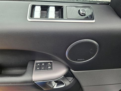 Used 2020 Land Rover Range Rover Sport HSE image 17