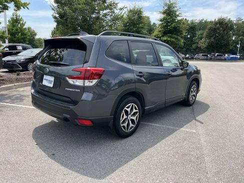 Used 2020 Subaru Forester Premium AWD/4WD image 9