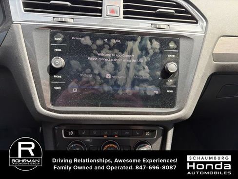 Used 2020 Volkswagen Tiguan SE R-Line AWD/4WD image 10