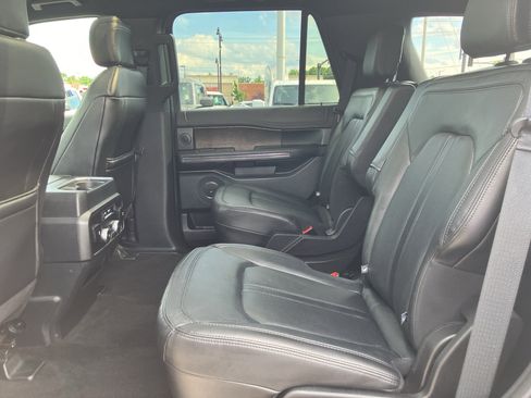 Used 2019 Ford Expedition Limited w/ Equipment Group 302A AWD/4WD image 33