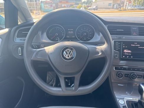 Used 2016 Volkswagen e-Golf SE w/ DC Fast Charging Package image 9