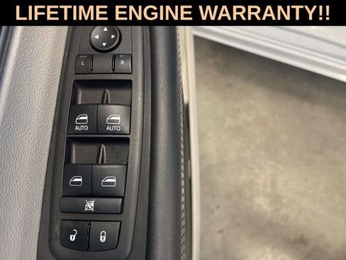 Used 2024 Chrysler Pacifica Touring-L FWD image 14