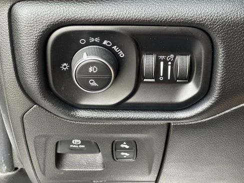 Used 2019 RAM 1500 Big Horn image 17