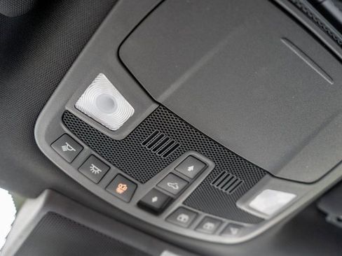 Used 2022 Ford F250 Lariat w/ Black Appearance Package image 38