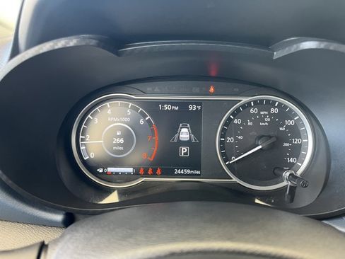 Used 2025 Nissan Versa SV image 13