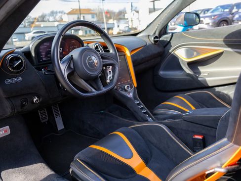 Used 2022 McLaren 720S Spider image 51