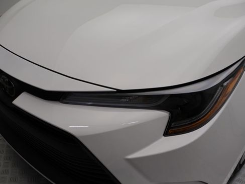 Certified 2025 Toyota Corolla LE image 3