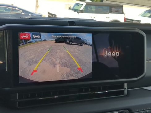New 2026 Jeep Wrangler Unlimited Sahara AWD/4WD image 17