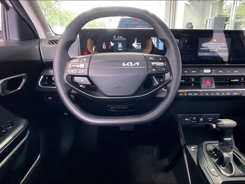 Used 2025 Kia K4 FWD image 5